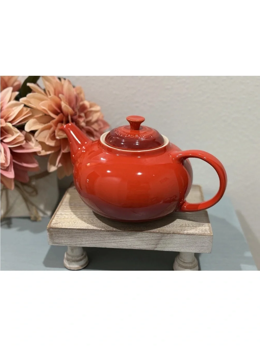 Le Creuset 1.3L Classic Teapot CERISE Stoneware Glossy Finish Second Choix NEW